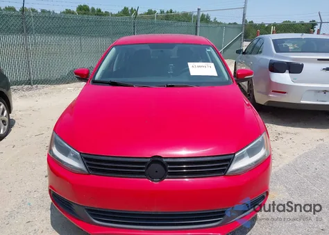 2014 Volkswagen Jetta 1.8T Se z USA, uszkodzony, nr VIN 3VWD17AJ2EM227724
